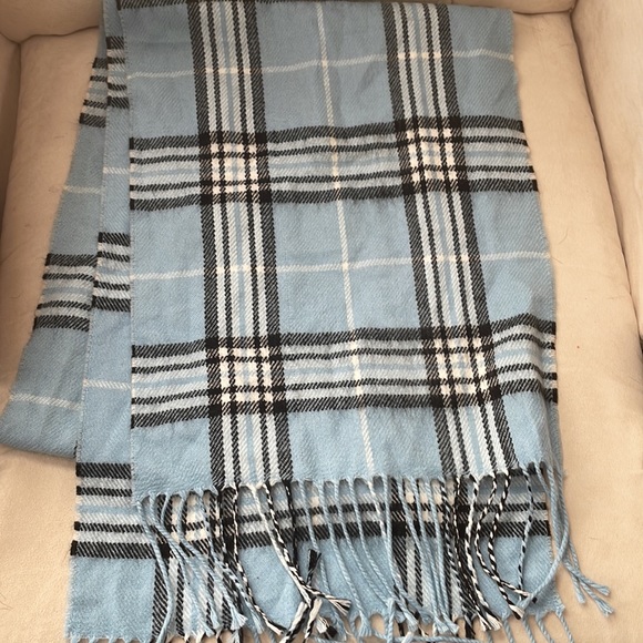 Super Soft Classic Cashmere Feel Winter Scarf - Picture 2 of 2